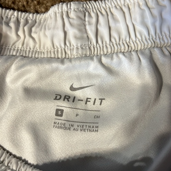 NIKE Running Shorts - Picture 6 of 6